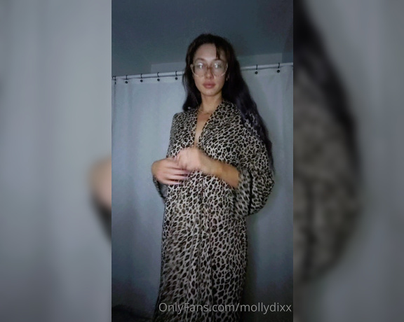 Molly Dixx aka Mollydixx OnlyFans - My nighty ritual Shower, smoke, try to look sexy