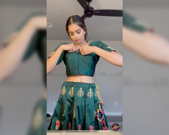 Rani Kaur OnlyFans aka Badindiangirl OnlyFans - Watch to see if the blouse stayed on!