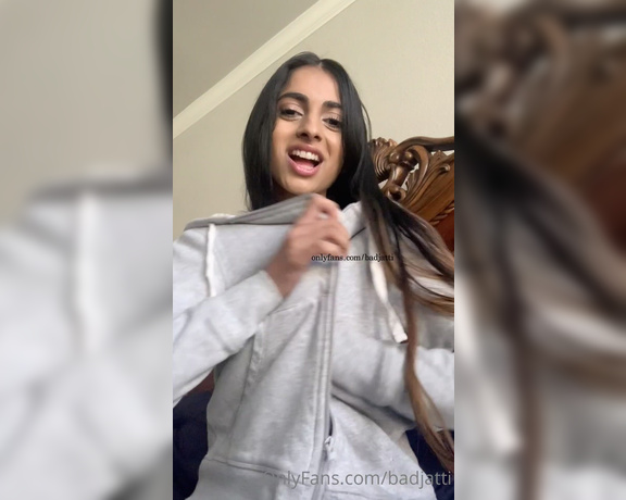 Rani Kaur OnlyFans aka Badindiangirl OnlyFans - Its cozy season!