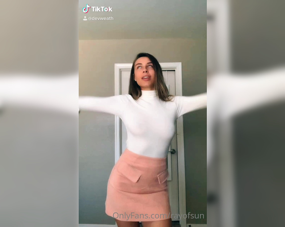 Sunny ray aka Sunnyrayxo OnlyFans - Tiktok keeps deleting this post so maybe you guys can enjoy it here