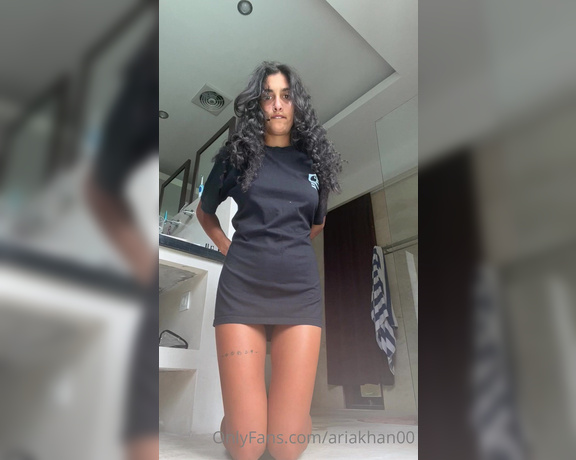 Aria Khan Official aka Ariakhan00 OnlyFans - You never know what figure is hiding under a big baggy tee xxx
