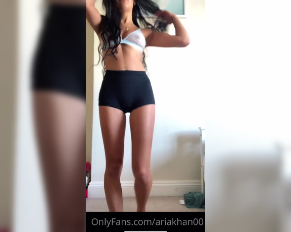 Aria Khan Official aka Ariakhan00 OnlyFans - STRIPPER VIBES ASS SHAKING watch me boogie and throw cash at this girl xxx