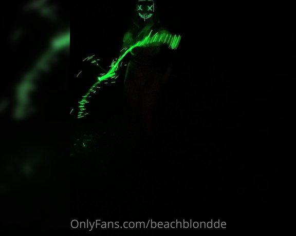 BeachBlonDDe aka Beachblondde OnlyFans - Are you excited for our Halloween Special! here’s a sneak peak at what’s to come