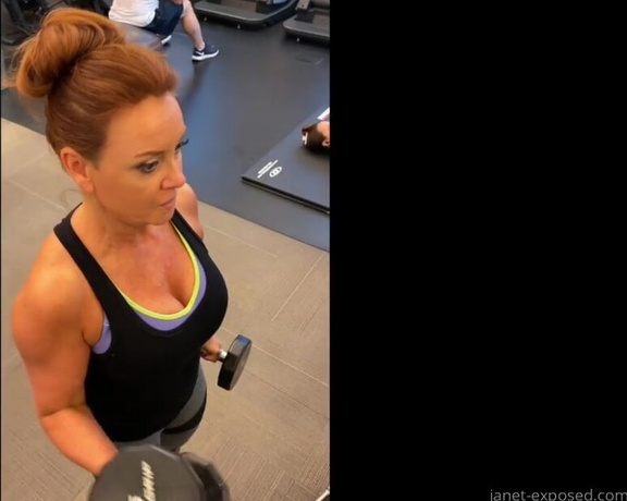 Janet Mason XXX aka Janetmasonxxx OnlyFans - Workout highlights shot by hubby with as many gratuitous cleavage shots as he could discreetly get