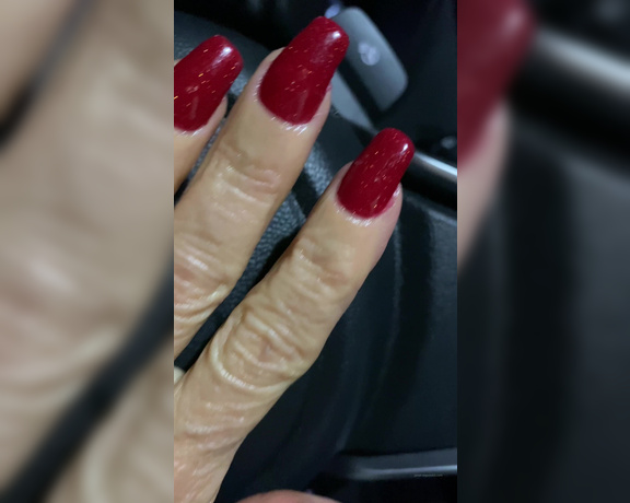 Janet Mason XXX aka Janetmasonxxx OnlyFans - For fans of my perfectly manicured, long red nails, heres a 4K clip of me showing of my new shade