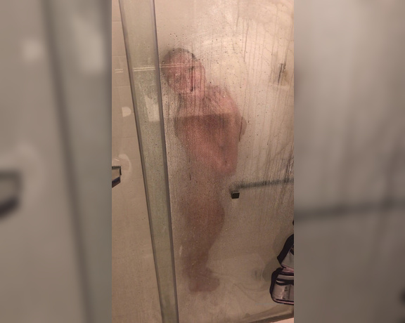 Janet Mason XXX aka Janetmasonxxx OnlyFans - Video update for you live from my late morning shower!
