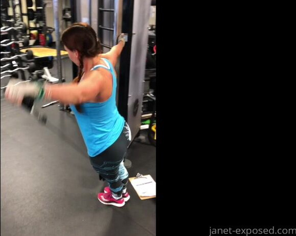 Janet Mason XXX aka Janetmasonxxx OnlyFans - Shoulders, Biceps, Triceps & Cardio day in the gym! Hubby and I had another brutal 100 minutes of