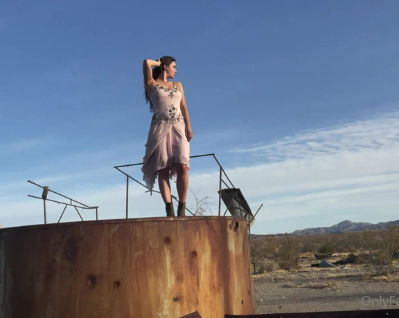 Hello Jewels aka Hellojewels OnlyFans - My most recent behind the scenes video from a Joshua Tree shoot I love making these! It’s one of
