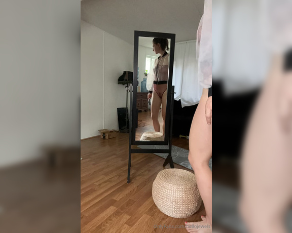 Hello Jewels aka Hellojewels OnlyFans - Dancing in the living room for Timelapse Tuesday!