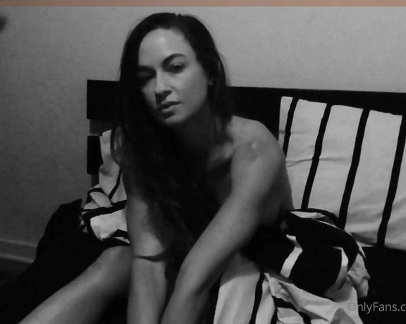 Hello Jewels aka Hellojewels OnlyFans - In bed with me cinematic black and white bedroom video, in slow motion I am taking a week off