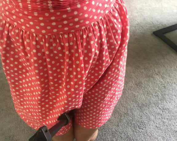 Hello Jewels aka Hellojewels OnlyFans - Your girl here has some excitement in this video! I shot it yesterday after the sexy unboxing (https