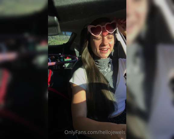 Hello Jewels aka Hellojewels OnlyFans - Videos 1) Enjoy the views on my drive up the coast yesterday 2) My excitement at arriving to the 2