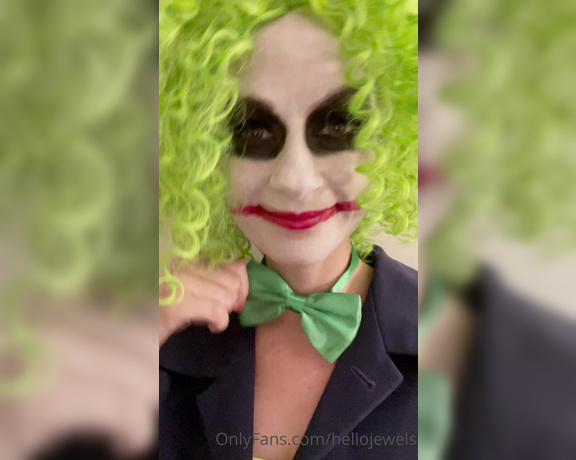 Hello Jewels aka Hellojewels OnlyFans - Let’s get sexy, and let’s be weird getting sexy! (I dressed up as anearly naked Joker for Hall