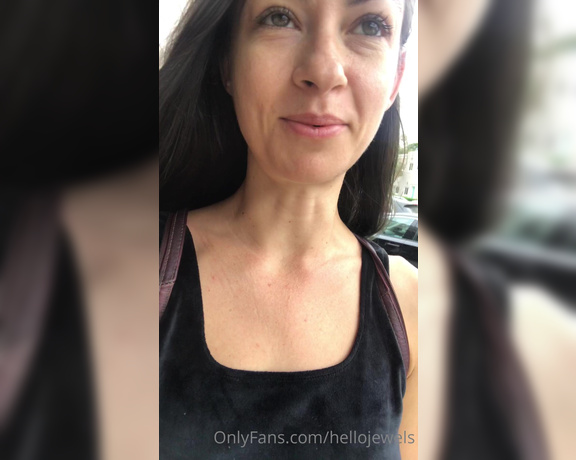 Hello Jewels aka Hellojewels OnlyFans - Just some casual morning flashing in a busy Beverly neighborhood