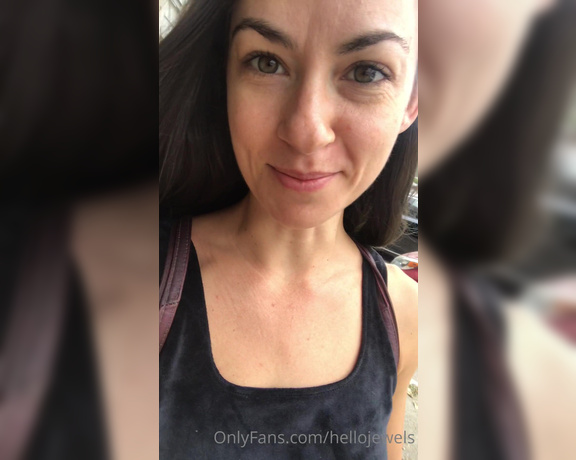 Hello Jewels aka Hellojewels OnlyFans - Just some casual morning flashing in a busy Beverly neighborhood