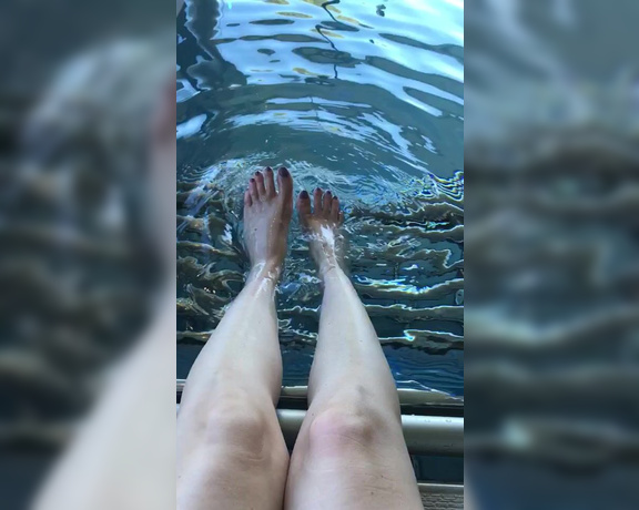 Jasmine Jae VIP aka Jasminejae_vip OnlyFans - New video! Feet splashing in the pool #footfetish #footfetishnation