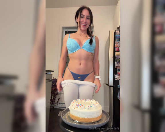 Joannie fit VIP aka Joanniefit OnlyFans - You want some cake