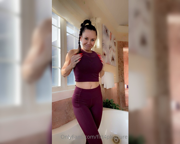 Kaitlyn Jaynne aka Fitt4pleasure OnlyFans - Warm me up please… of course I get naked