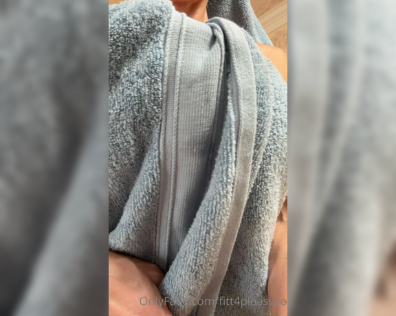 Kaitlyn Jaynne aka Fitt4pleasure OnlyFans - Another Towel Drop