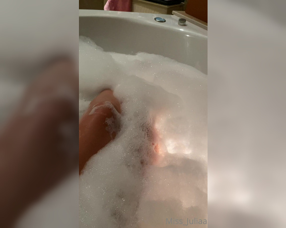 Miss_juliaa aka Suavemariaa OnlyFans - It s been so long since It s been chill enough in spain to take a hot bath