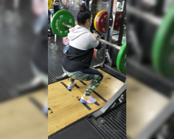 Sophie Lawson X aka Sophielawson_x OnlyFans - Front squats