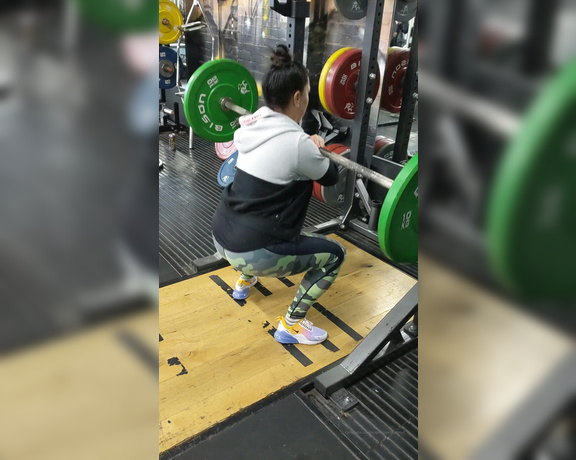 Sophie Lawson X aka Sophielawson_x OnlyFans - Front squats