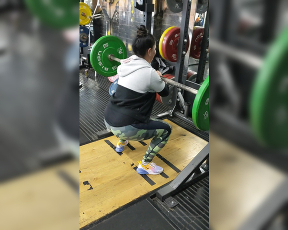 Sophie Lawson X aka Sophielawson_x OnlyFans - Front squats