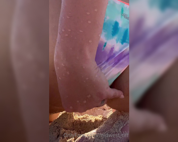 Wisconsin Tiff aka Wisconsintiff OnlyFans - Fingering my pussy and butthole on a private beach