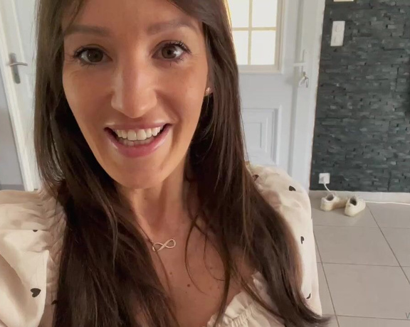 Bella Tina aka Bellatina OnlyFans - I was terribly hot before my nails moment I had just 10 min to make cum this cock and I didnt have 2