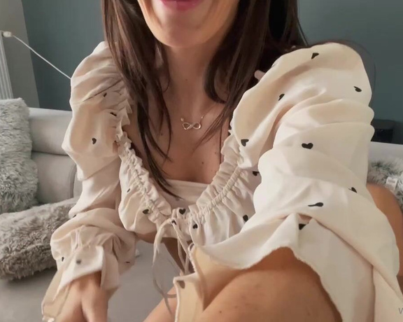 Bella Tina aka Bellatina OnlyFans - I was terribly hot before my nails moment I had just 10 min to make cum this cock and I didnt have 2