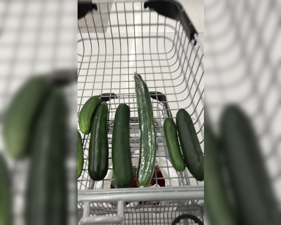 Souzan Halabi aka Souzanhalabi OnlyFans - Today I went to the supermarket to buy sex vegetables Sometimes I like to use the vegetable in