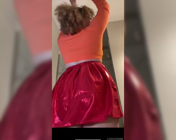 Zariana aka Ziirrb OnlyFans - Jinkies! I need to find a cock to bounce on Dm me for the full video