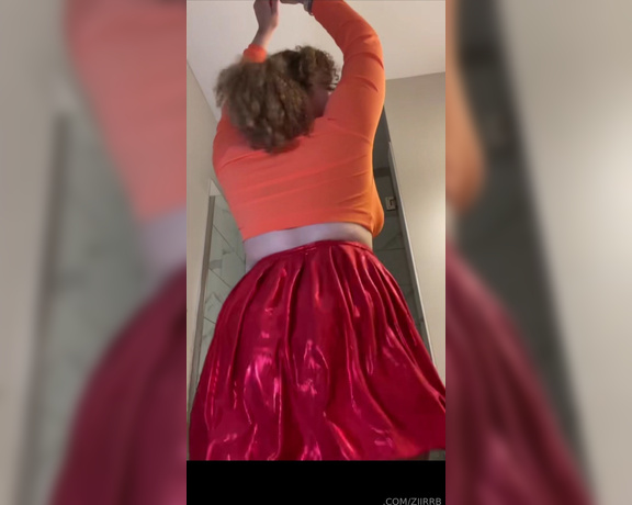 Zariana aka Ziirrb OnlyFans - Jinkies! I need to find a cock to bounce on Dm me for the full video