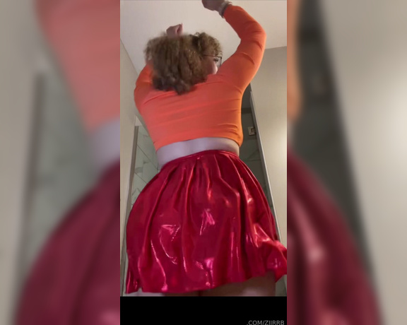 Zariana aka Ziirrb OnlyFans - Jinkies! I need to find a cock to bounce on Dm me for the full video