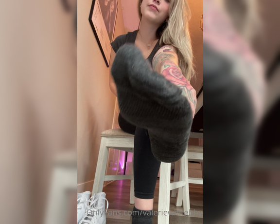 ValerieWhitebby -  My loser foot boy loves the taste of my sweaty socks hm ;) makes your cock so hard doesn