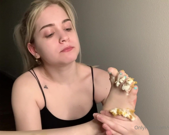 ValerieWhitebby -  Crushing some cupcakes with my feet and licking it off ;)
