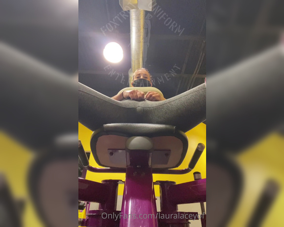 Lauralaceyof -  I was being such a slut at the gym today. Then I drove home topless. Check your DMs for that video