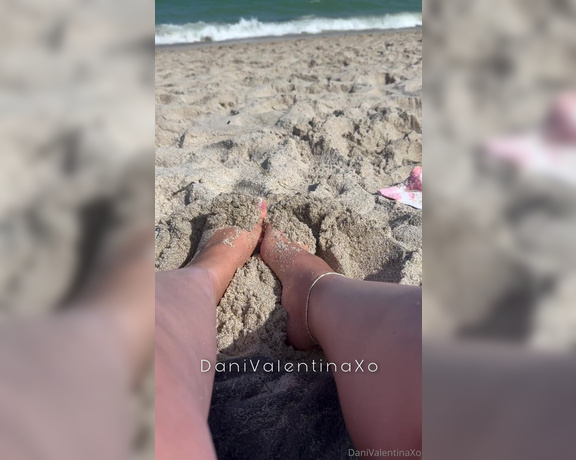 Dani Valentina aka Dvalentinaxo OnlyFans - Enjoying some time at the beach! It’s beautiful out My mom joined me for a day at the nude beach,