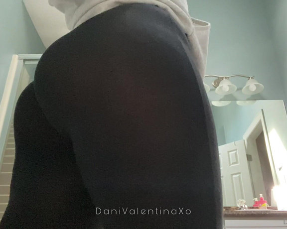 Dani Valentina aka Dvalentinaxo OnlyFans - Just peachy