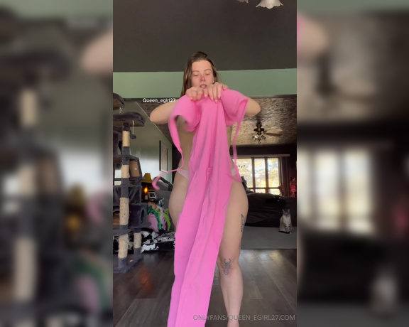 Queen_D aka Queen_egirl27 OnlyFans - Here’s another casual little video of me trying on all my new clothes I got )