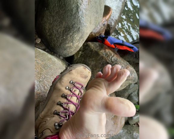 María Alfonsina aka Alfigarden OnlyFans - I was showing my feet after swimming but we found a frog 3