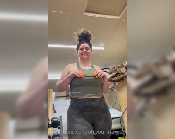 Hunnie_Bunns aka Tay_energy OnlyFans - Lifting weights this morning