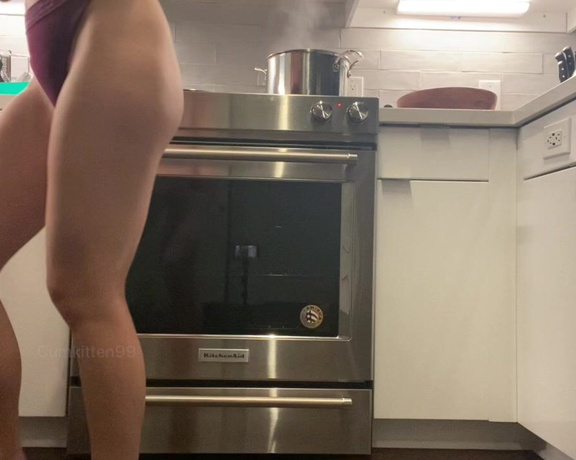 Cumkitten99 aka Kattinthehat OnlyFans - Cum and cook dinner with