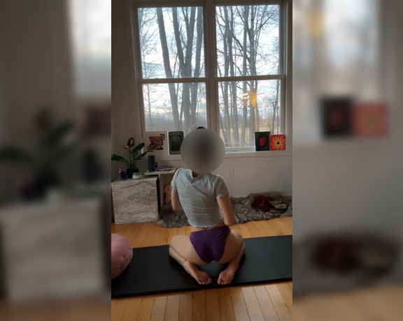 Cumkitten99 aka Kattinthehat OnlyFans - Some dancing, some stripping and some handstands