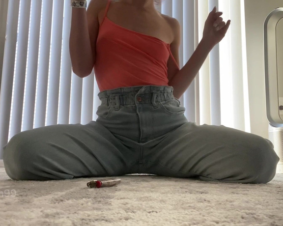 Cumkitten99 aka Kattinthehat OnlyFans - Originally I had sat down to film an Aristochat video, but ended up just vibing and singing to the