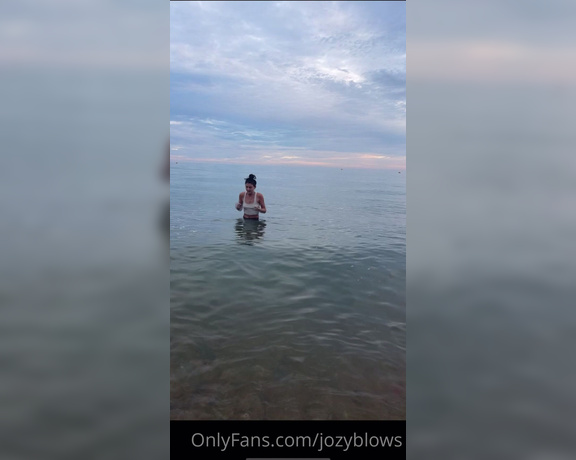 Jozy Blows aka Jozyblows OnlyFans - A silly water baby My top went completely see through hahaha