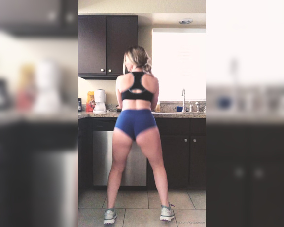 Katsatease aka Katsatease OnlyFans - When I’m doing the dishes and a good song comes on haha