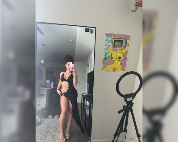 Kinzie aka Hoesluvkinz OnlyFans - Should I post more videos on my feed