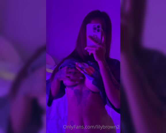 LilyBrown2 aka Lilybrown2 OnlyFans - Tip this 15$ and ill get fuck myself harddd in the ass for you