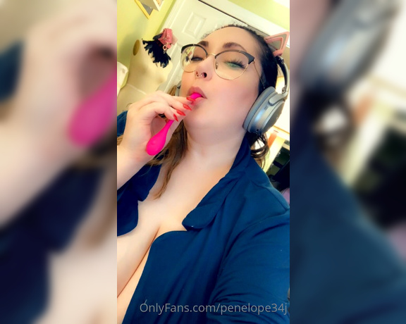 Penelope34J aka Penelope34j OnlyFans - Wrong hole,,,but is it, though